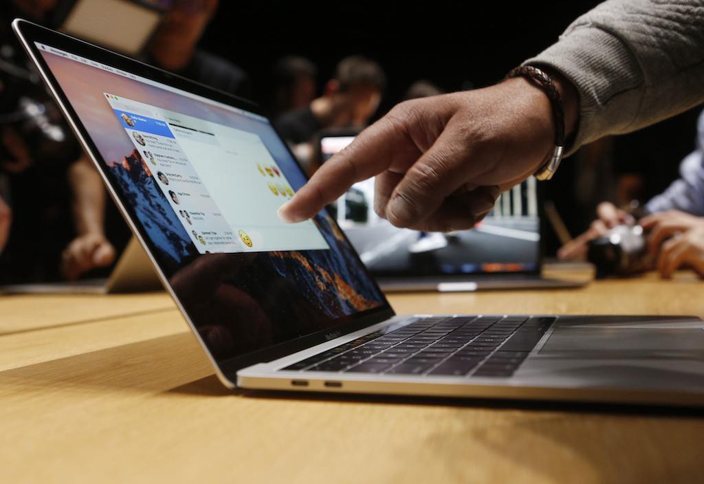 Apple To Create A Touchscreen Mac Laptop? Software Director Sends Cryptographic Message