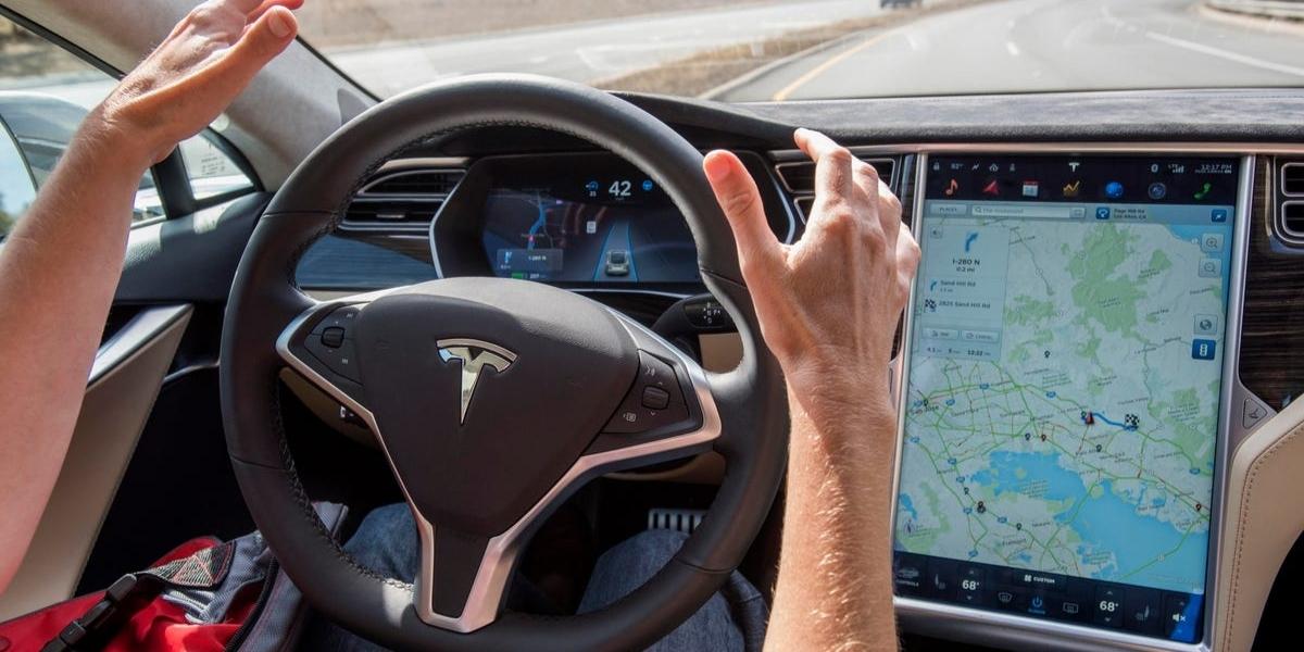 Tesla Auto Driving mode