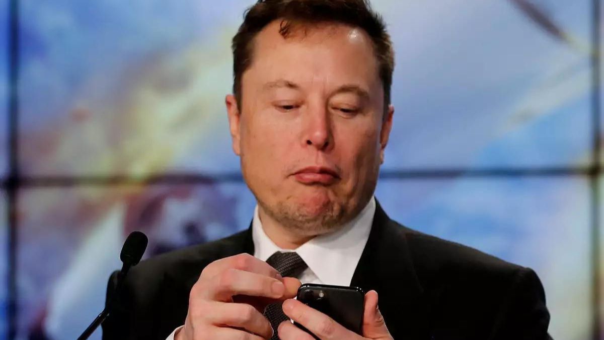 Elon Musk flatly declines the former T-Mobile CEO's offer to lead Twitter